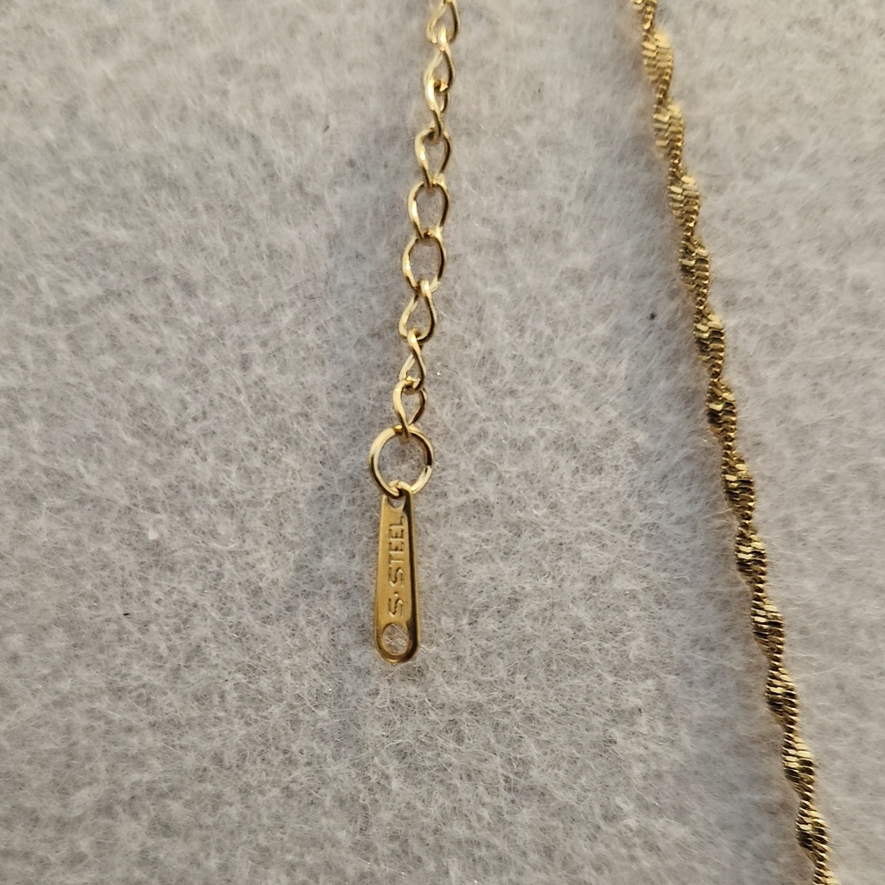Elegant 18K Gold Water Wave Chain Necklace - Picture 3 of 4